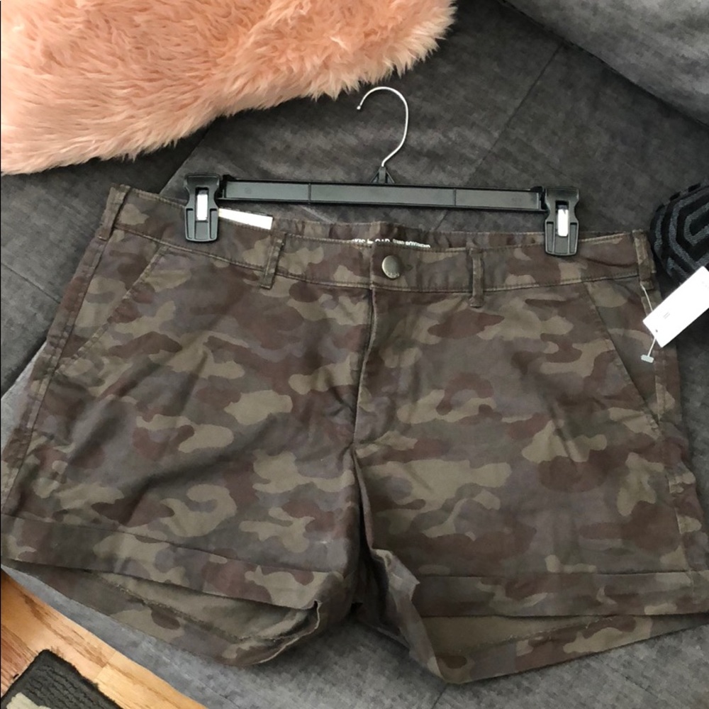 Gap Khaki Camo Shorts